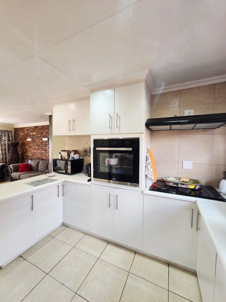 2 Bedroom Property for Sale in La Hoff North West